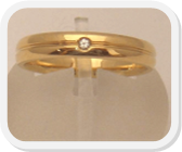 immagine fede nuziale in oro giallo con diamante, immagine anello in oro giallo con diamante, immagine fedi nuziali