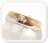 immagine fede nuziale in oro bianco e giallo con diamante, immagine anello in oro bianco e giallo con diamante, immagine fedi nuziali