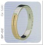 immagine fede nuziale particolare in oro bianco e giallo, immagine anello particolare in oro bianco e giallo, immagine fedi nuziali particolari, immagine fede bicolore