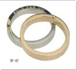 immagine fede nuziale particolare impernata in oro bianco e rosa, immagine anello particolare impernato in oro bianco e rosa, immagine fedi nuziali particolari, immagine fede bicolore