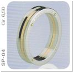 immagine fede nuziale particolare in oro bianco e giallo, immagine anello particolare in oro bianco e giallo, immagine fedi nuziali particolari, immagine fede bicolore